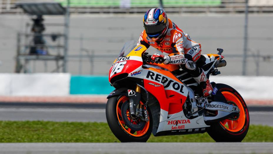 Pedrosa briga pela segunda posição e larga em segundo. | <a href="https://quatrorodas.abril.com.br/moto/noticias/motogp-marquez-crava-pole-malasia-807785.shtml" rel="migration">Leia mais</a>