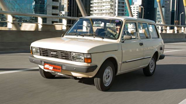 Fiat Panorama: nascida em março de 1980, a perua derivada do 147 tinha dimensões compactas e amplo espaço interno. O surgimento de concorrentes mais modernas, como Chevrolet Marajó e VW Parati, acelerou o fim da Panorama em 1986