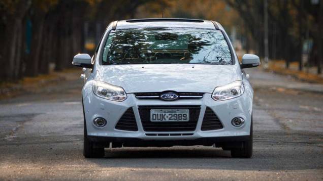A frente é moderna, mas mudará em breve na Europa para se adequar à nova identidade visual da Ford | <a href="https://quatrorodas.abril.com.br/carros/lancamentos/novo-ford-focus-sedan-755333.shtml" rel="migration">Leia mais</a> A frente é moderna, mas mudará em breve na Europa para se adequar à nova identidade visual da Ford | <a href="https://quatrorodas.abril.com.br/carros/lancamentos/novo-ford-focus-sedan-755333.shtml" rel="migration">Leia mais</a>