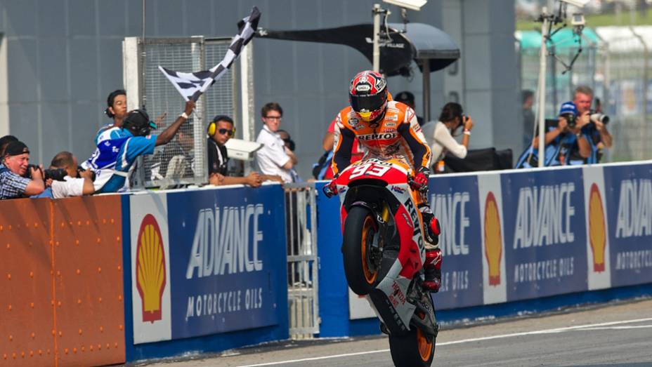 Márquez venceu pela 12ª vez no ano | <a href="https://quatrorodas.abril.com.br/moto/noticias/motogp-marquez-vence-pela-12a-vez-807821.shtml" rel="migration">Leia mais</a>