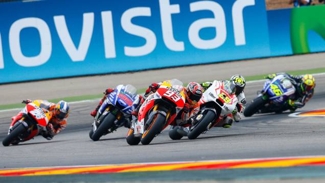 Muitas disputadas nas primeiras curvas | <a href="https://quatrorodas.abril.com.br/moto/noticias/lorenzo-vence-prova-numero-800-motogp-802800.shtml" rel="migration">Leia mais</a> Muitas disputadas nas primeiras curvas | <a href="https://quatrorodas.abril.com.br/moto/noticias/lorenzo-vence-prova-numero-800-motogp-802800.shtml" rel="migration">Leia mais</a>