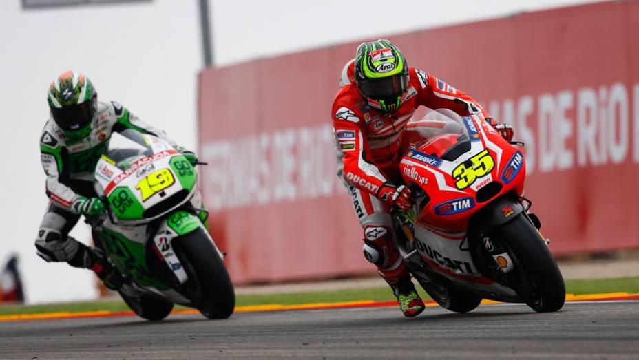 Cal Crutchlow fez grande prova e foi ao pódio | <a href="https://quatrorodas.abril.com.br/moto/noticias/lorenzo-vence-prova-numero-800-motogp-802800.shtml" rel="migration">Leia mais</a>