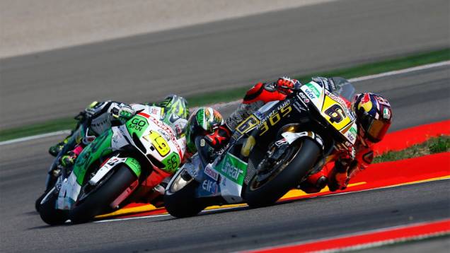 Stefan Bradl foi o quinto | <a href="https://quatrorodas.abril.com.br/moto/noticias/motogp-polemica-marquez-vence-aragon-755576.shtml" rel="migration">Leia mais</a>