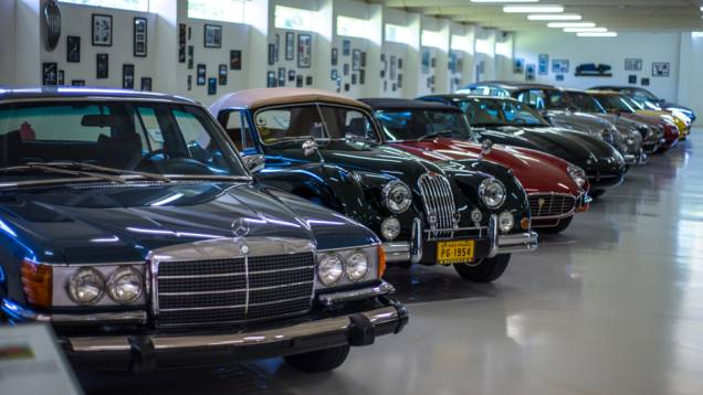 Mercedes-Benz e Jaguar: duas das marcas favoritas deste colecionador