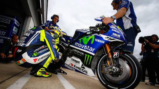 Valentino Rossi foi somente o sexto e se mostrou bem decepcionado | <a href="https://quatrorodas.abril.com.br/moto/noticias/marquez-pole-pela-decima-vez-798477.shtml" rel="migration">Leia mais</a>