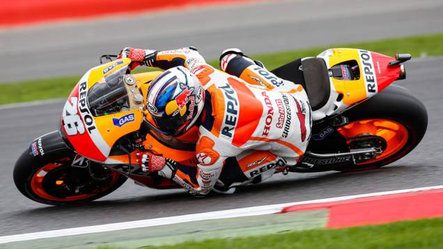 Pedrosa terminou apenas em quinto e está cada vez mais longe de Márquez | <a href="https://quatrorodas.abril.com.br/moto/noticias/marquez-batalha-lorenzo-vence-gp-inglaterra-798447.shtml" rel="migration">Leia mais</a> Pedrosa terminou apenas em quinto e está cada vez mais longe de Márquez | <a href="https://quatrorodas.abril.com.br/moto/noticias/marquez-batalha-lorenzo-vence-gp-inglaterra-798447.shtml" rel="migration">Leia mais</a>