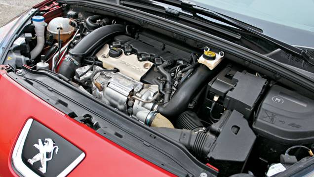 O motor 1.6 turbo é o mesmo usado no Peugeot 3008. | <a href="https://quatrorodas.abril.com.br/carros/impressoes/peugeot-308-gti-650365.shtml" target="_blank" rel="migration">Leia mais</a>
