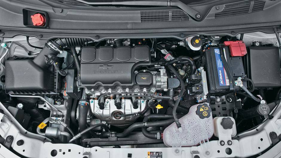 Motor 1.4 8v tem 102 cv de pot&ecirc;ncia.