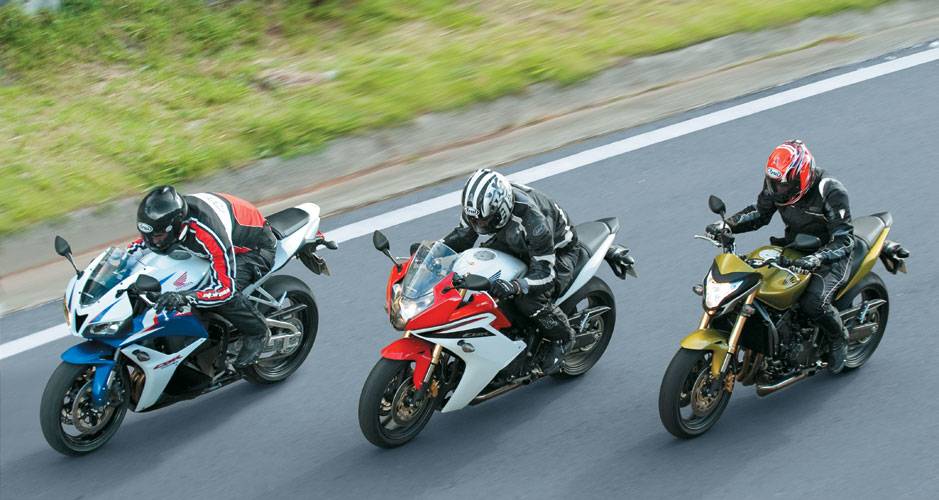 A CBR 600RR, &agrave; esq., &eacute; muito mais veloz e cara que CBR-F e Hornet