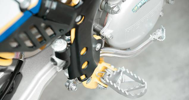 Grip das pedaleiras indica vocação off-road Grip das pedaleiras indica vocação off-road