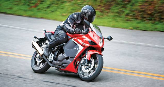 Pinta de moto maior e cara de Ducati na Comet