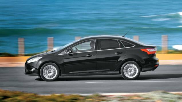 Terceira geração já está à venda na Europa e nos EUA | <a href="https://quatrorodas.abril.com.br/carros/impressoes/ford-focus-sedan-sportbrake-683094.shtml" rel="migration">Leia mais</a> Terceira geração já está à venda na Europa e nos EUA | <a href="https://quatrorodas.abril.com.br/carros/impressoes/ford-focus-sedan-sportbrake-683094.shtml" rel="migration">Leia mais</a>