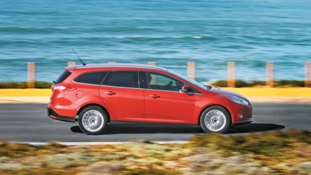 Espaço traseiro na perua é 7 cm maior que no sedã | <a href="https://quatrorodas.abril.com.br/carros/impressoes/ford-focus-sedan-sportbrake-683094.shtml" rel="migration">Leia mais</a> Espaço traseiro na perua é 7 cm maior que no sedã | <a href="https://quatrorodas.abril.com.br/carros/impressoes/ford-focus-sedan-sportbrake-683094.shtml" rel="migration">Leia mais</a>