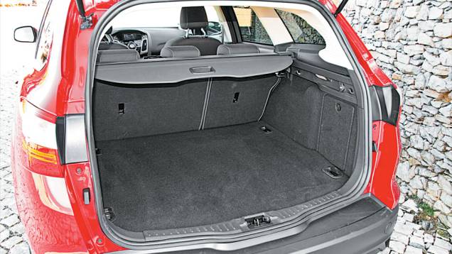 Perua leva até 490 litros e chega... | <a href="https://quatrorodas.abril.com.br/carros/impressoes/ford-focus-sedan-sportbrake-683094.shtml" rel="migration">Leia mais</a> Perua leva até 490 litros e chega... | <a href="https://quatrorodas.abril.com.br/carros/impressoes/ford-focus-sedan-sportbrake-683094.shtml" rel="migration">Leia mais</a>