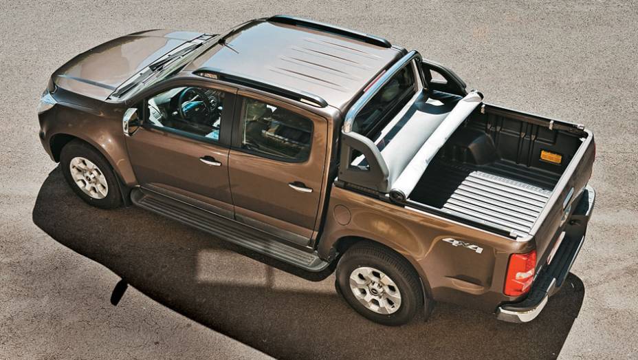 <a href="https://quatrorodas.abril.com.br/carros/comparativos/chevrolet-s10-x-nissan-frontier-x-toyota-hilux-x-vw-amarok-685727.shtml" rel="migration">Leia mais</a>
