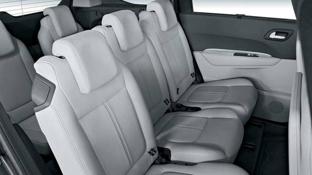 Os bancos centrais correm em trilhos por até 13 cm... | <a href="https://quatrorodas.abril.com.br/carros/impressoes/peugeot-5008-693468.shtml" rel="migration">Leia mais</a> Os bancos centrais correm em trilhos por até 13 cm... | <a href="https://quatrorodas.abril.com.br/carros/impressoes/peugeot-5008-693468.shtml" rel="migration">Leia mais</a>