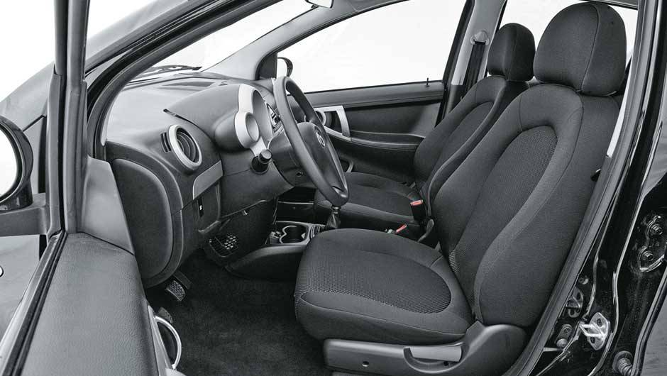 Engenharia brasileira alterou o acabamento interno... | <a href="https://quatrorodas.abril.com.br/salao-do-automovel/2012/carros/j2-703930.shtml" rel="migration">Leia mais</a>