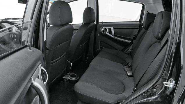 ... usando plásticos e tecidos escuros | <a href="https://quatrorodas.abril.com.br/salao-do-automovel/2012/carros/j2-703930.shtml" rel="migration">Leia mais</a> ... usando plásticos e tecidos escuros | <a href="https://quatrorodas.abril.com.br/salao-do-automovel/2012/carros/j2-703930.shtml" rel="migration">Leia mais</a>