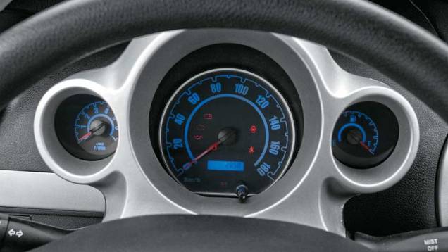 Grafismo do quadro de instrumentos será modificado para o Brasil | <a href="https://quatrorodas.abril.com.br/salao-do-automovel/2012/carros/j2-703930.shtml" rel="migration">Leia mais</a> Grafismo do quadro de instrumentos será modificado para o Brasil | <a href="https://quatrorodas.abril.com.br/salao-do-automovel/2012/carros/j2-703930.shtml" rel="migration">Leia mais</a>