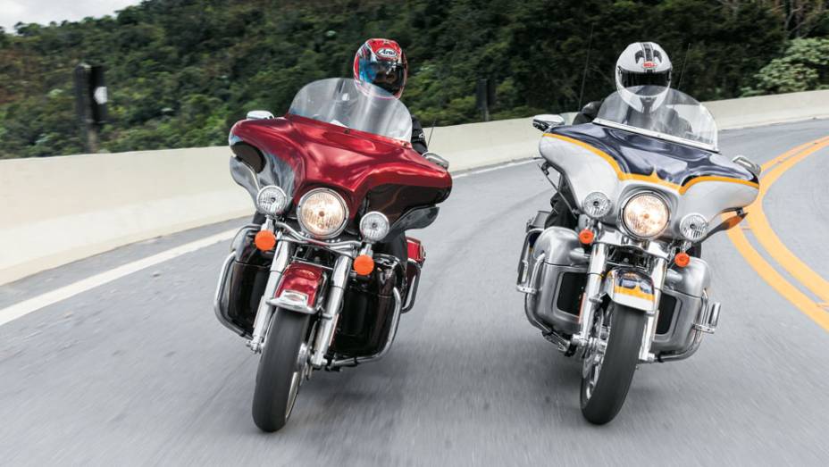 carenagens para as pernas, protegidasde tombinhos por tubos | <a href="https://quatrorodas.abril.com.br/moto/testes/h-d-ultra-classic-electra-glide-cvo-x-electra-glide-ultra-limited-702283.shtml" rel="migration">Leia mais</a>