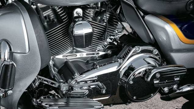 Tampa da corrente de transmissão primária | <a href="https://quatrorodas.abril.com.br/moto/testes/h-d-ultra-classic-electra-glide-cvo-x-electra-glide-ultra-limited-702283.shtml" rel="migration">Leia mais</a> Tampa da corrente de transmissão primária | <a href="https://quatrorodas.abril.com.br/moto/testes/h-d-ultra-classic-electra-glide-cvo-x-electra-glide-ultra-limited-702283.shtml" rel="migration">Leia mais</a>