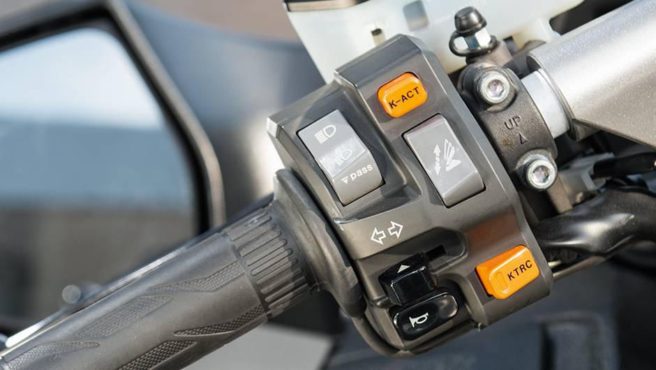 K-Act &eacute; freio ABS e KTCR &eacute; controle de tra&ccedil;&atilde;o