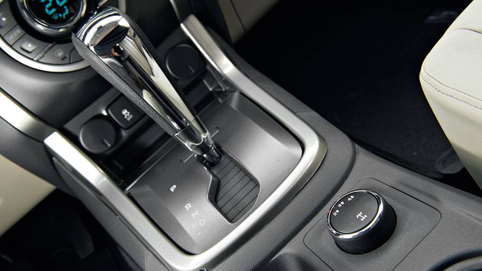 Bot&atilde;o girat&oacute;rio controla o acionamento da tra&ccedil;&atilde;o | <a href="https://quatrorodas.abril.com.br/carros/testes/chevrolet-trailblazer-729755.shtml" rel="migration">Leia mais</a>