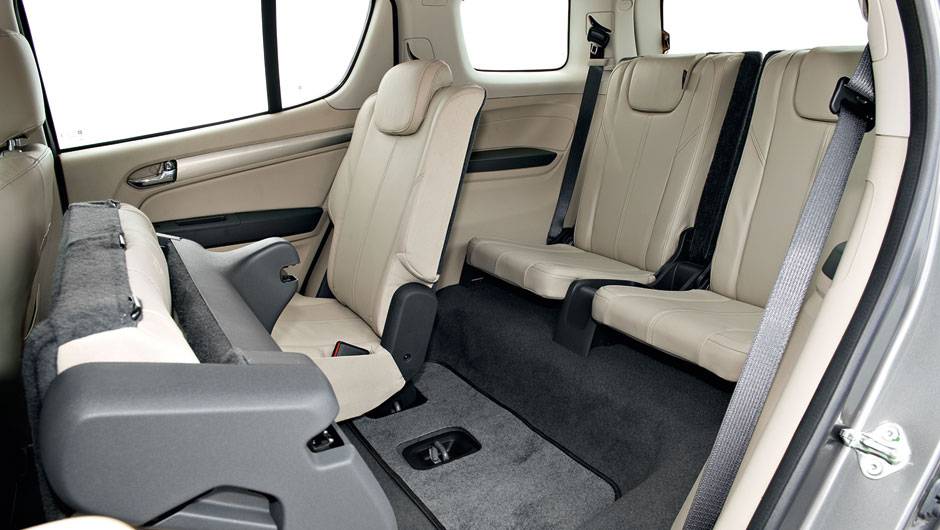 Terceira fileira comporta dois adultos de at&eacute; 1,70 metro | <a href="https://quatrorodas.abril.com.br/carros/testes/chevrolet-trailblazer-729755.shtml" rel="migration">Leia mais</a>