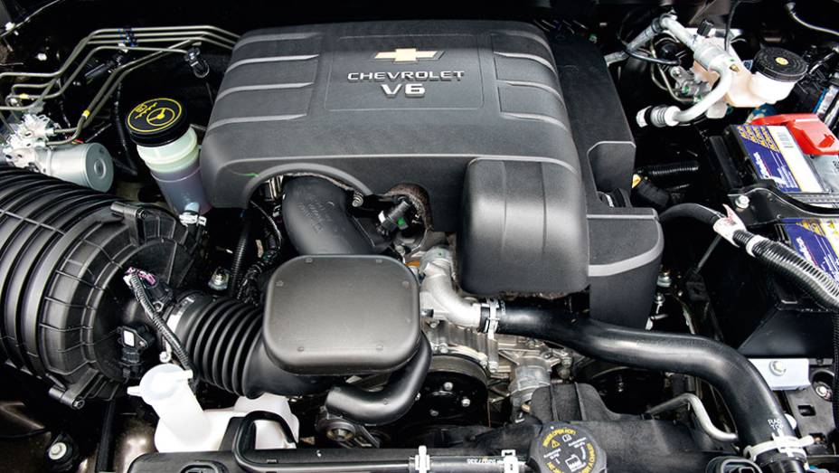 Motor a gasolina reduz o custo de compra e confere agilidade | <a href="https://quatrorodas.abril.com.br/carros/testes/chevrolet-trailblazer-729755.shtml" rel="migration">Leia mais</a>