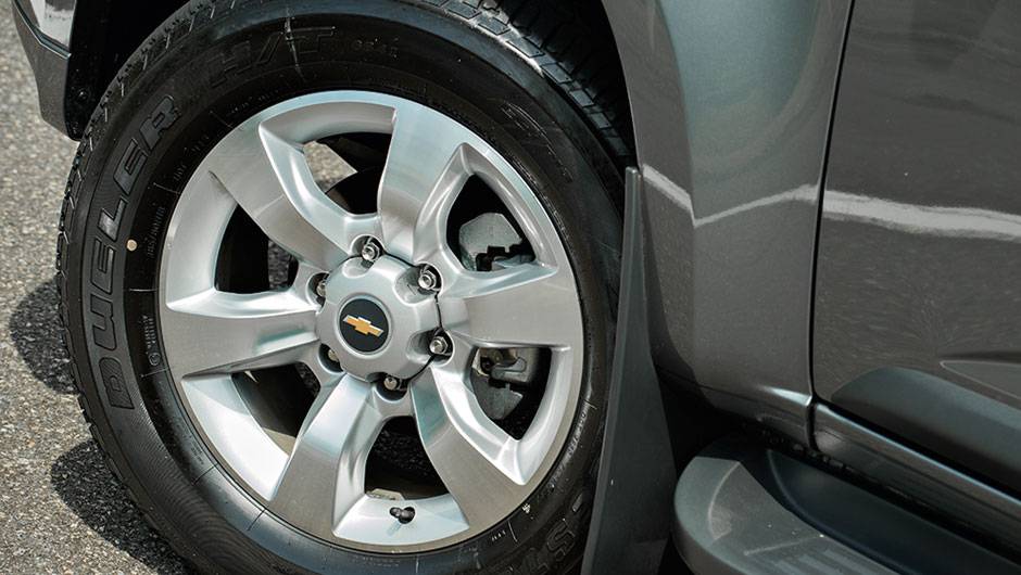 Ambas as vers&otilde;es contam com rodas de liga leve de s&eacute;rie | <a href="https://quatrorodas.abril.com.br/carros/testes/chevrolet-trailblazer-729755.shtml" rel="migration">Leia mais</a>