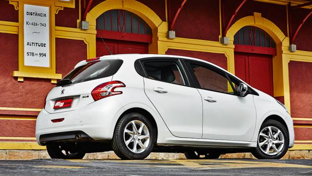 Cheio de bons atributos, hatch faz jus ao legado deixado pelo 206 | <a href="https://quatrorodas.abril.com.br/carros/comparativos/fiesta-x-208-x-c3-749647.shtml" rel="migration">Leia mais</a> Cheio de bons atributos, hatch faz jus ao legado deixado pelo 206 | <a href="https://quatrorodas.abril.com.br/carros/comparativos/fiesta-x-208-x-c3-749647.shtml" rel="migration">Leia mais</a>