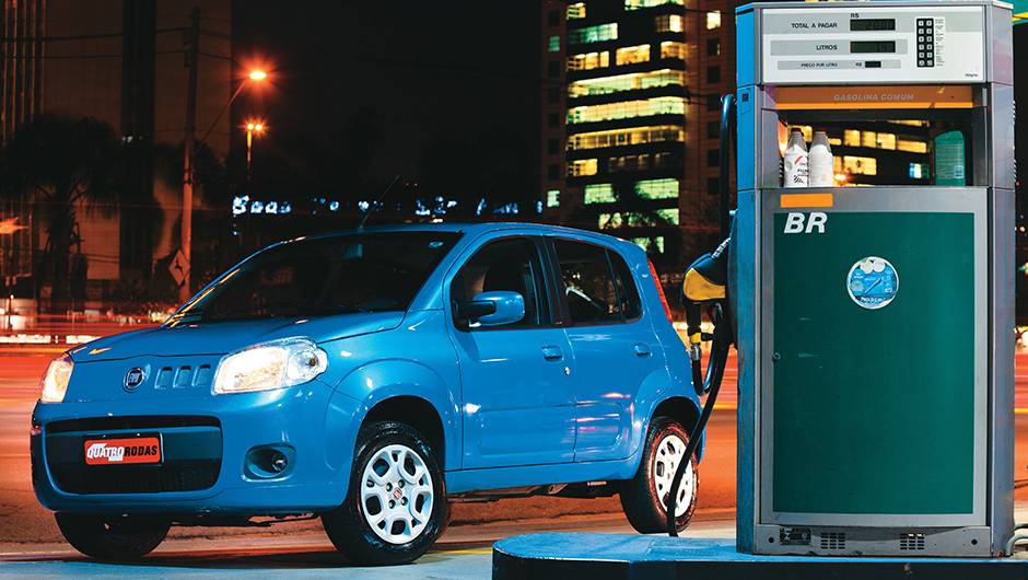 Use combust&iacute;vel de qualidade e s&oacute; abaste&ccedil;a em postos de confian&ccedil;a. Fa&ccedil;a sempre as contas antes de escolher entre o &aacute;lcool e a gasolina. | <a href="https://quatrorodas.abril.com.br/reportagens/geral/viloes-consumo-841540.shtml" target="_blank" rel="migration">Leia mais</a>