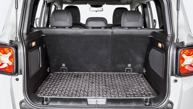 <a href="https://quatrorodas.abril.com.br//carros/comparativos/troller-t4-x-jeep-renegade-890323.shtml" target="_blank" rel="migration">Leia mais</a> <a href="https://quatrorodas.abril.com.br//carros/comparativos/troller-t4-x-jeep-renegade-890323.shtml" target="_blank" rel="migration">Leia mais</a>