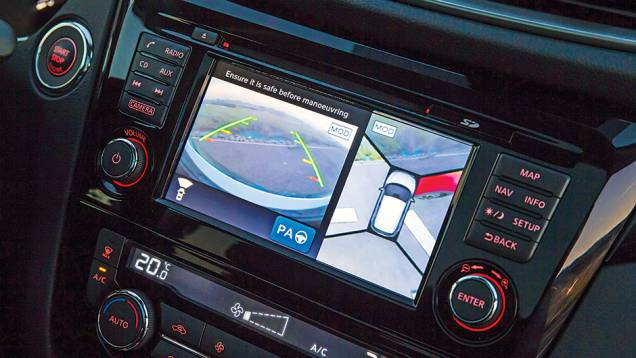 Computador de bordo tem tela de 5 polegadas | <a href="https://quatrorodas.abril.com.br/carros/impressoes/nissan-qashqai-888920.shtml" target="_blank" rel="migration">Leia mais</a> Computador de bordo tem tela de 5 polegadas | <a href="https://quatrorodas.abril.com.br/carros/impressoes/nissan-qashqai-888920.shtml" target="_blank" rel="migration">Leia mais</a>