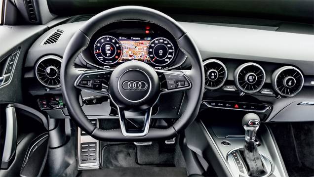 Quadro de instrumentos 100% digital permitemudar mostradores. | <a href="https://quatrorodas.abril.com.br/carros/testes/audi-tt-887160.shtml" target="_blank" rel="migration">Leia mais</a> Quadro de instrumentos 100% digital permitemudar mostradores. | <a href="https://quatrorodas.abril.com.br/carros/testes/audi-tt-887160.shtml" target="_blank" rel="migration">Leia mais</a>