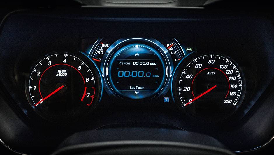 Painel tem tela configur&aacute;vel | <a href="https://quatrorodas.abril.com.br/carros/impressoes/chevrolet-camaro-898002.shtml" target="_blank" rel="migration">Leia mais</a>