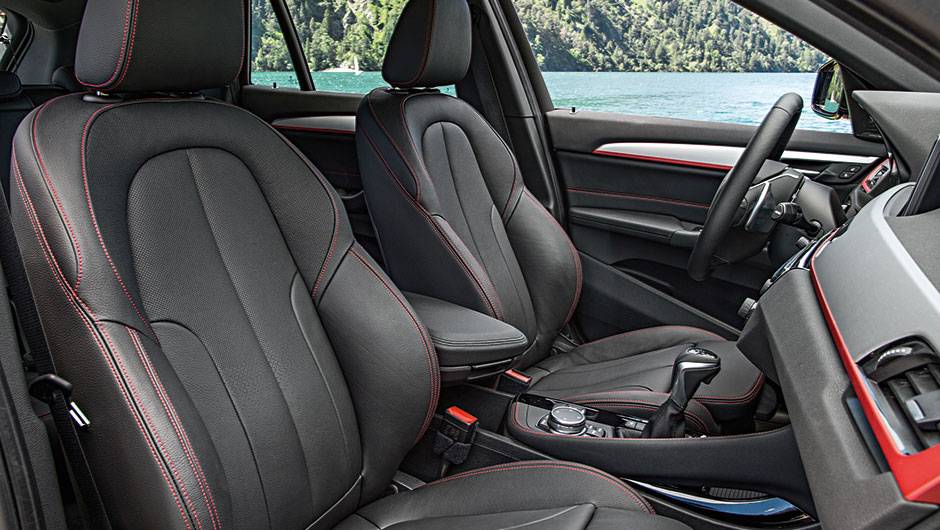 H&aacute; mais espa&ccedil;o na cabine. O banco.. | <a href="https://quatrorodas.abril.com.br/carros/impressoes/bmw-x1-897961.shtml" target="_blank" rel="migration">Leia mais</a>