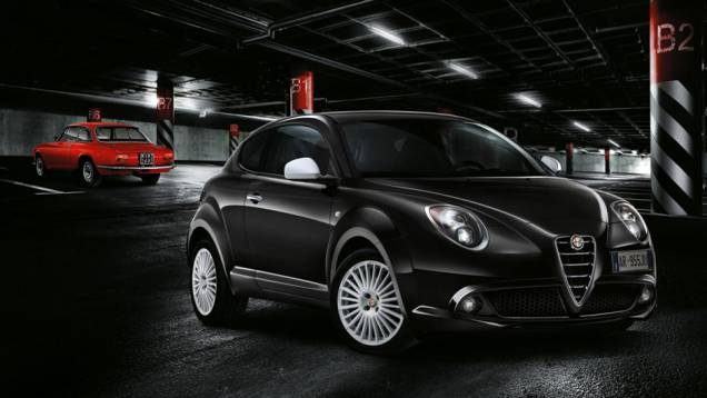 O hatch marca pela esportividade evidente no desenho da carroceria | <a href="https://quatrorodas.abril.com.br/noticias/saloes/paris-2014/alfa-romeo-apresenta-mito-junior-803979.shtml" rel="migration">Leia mais</a>