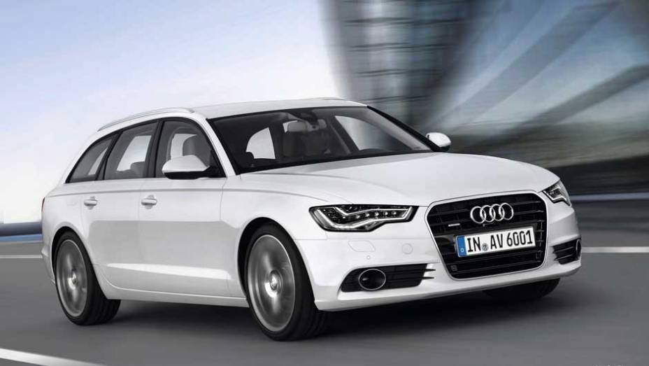 Equipada com o motor 3.0 TFSI, a perua de 300 cv acelera de 0 a 100 km/h em 5,6 segundos | <a href="https://quatrorodas.abril.com.br/noticias/nova-audi-a6-avant-chega-ao-brasil-323164_p.shtml" rel="migration">Leia mais</a>