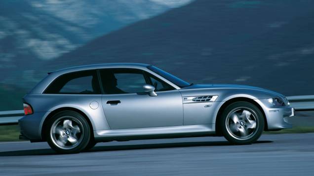 Não é só de sedãs e cupês que a BMW M vive; a empresa faz preparações para vários tipos de modelos BMW, como o estranho Z3 Coupé, versão esta lançada em 1999 | <a href="https://quatrorodas.abril.com.br/noticias/bmw-motorsport-completa-40-anos-321570_p.shtml" rel="migration"></a> Não é só de sedãs e cupês que a BMW M vive; a empresa faz preparações para vários tipos de modelos BMW, como o estranho Z3 Coupé, versão esta lançada em 1999 | <a href="https://quatrorodas.abril.com.br/noticias/bmw-motorsport-completa-40-anos-321570_p.shtml" rel="migration"></a>