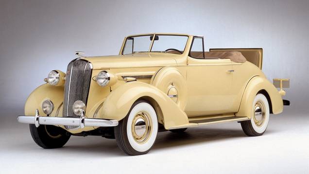 Century 1936O nome, século em inglês, faz alusão ao primeiro Buick a chegar a 100 mph (160 km/h) e se tornou um dos mais tradicionais da marca