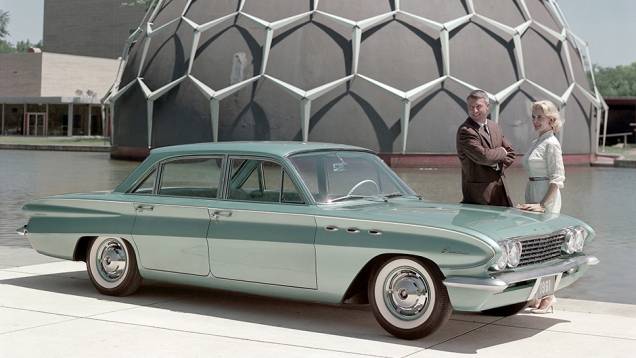 Special 1961Primeiro Buick "compacto", médio nos padrões atuais, reinvenção de um nome antigo e início de diversificação da linha, opção mais tradicional ao Chevrolet Corvair