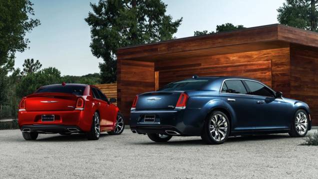 Chrysler 300 modelo 2015 lançado no Salão de Los Angeles | <a href="https://quatrorodas.abril.com.br/noticias/saloes/losangeles-2014/chrysler-lanca-300-2015-salao-los-angeles-816083.shtml" rel="migration">Leia mais</a>