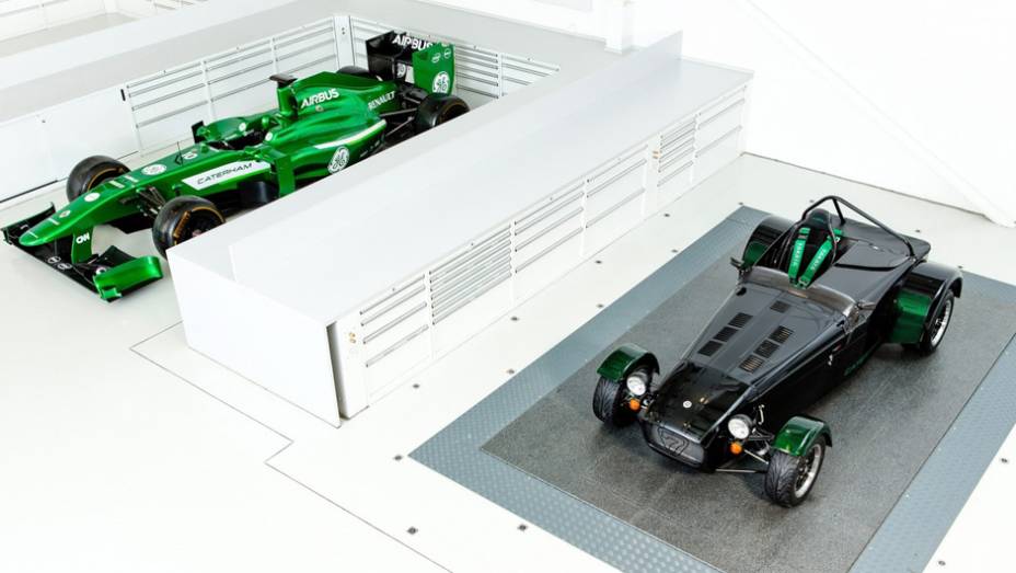 Caterham Seven Kamui Kobayashi Limited Edition | <a href="https://quatrorodas.abril.com.br/noticias/mercado/caterham-lanca-seven-kamui-kobayashi-limited-edition-784171.shtml" rel="migration">Leia mais</a>