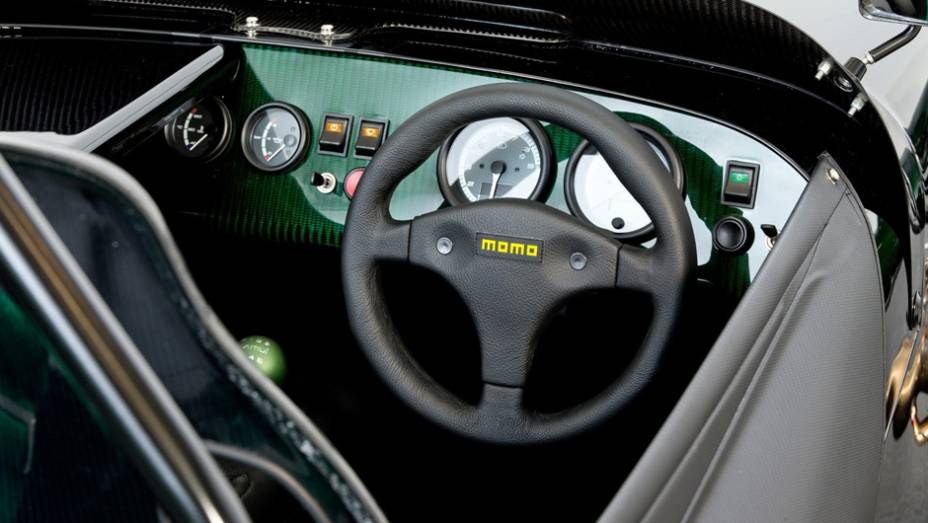 Caterham Seven Kamui Kobayashi Limited Edition | <a href="https://quatrorodas.abril.com.br/noticias/mercado/caterham-lanca-seven-kamui-kobayashi-limited-edition-784171.shtml" rel="migration">Leia mais</a>