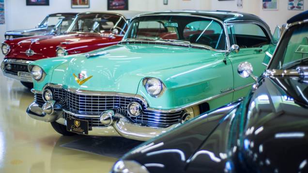 Os elegantes Cadillacs se destacavam em meio aos outros clássicos