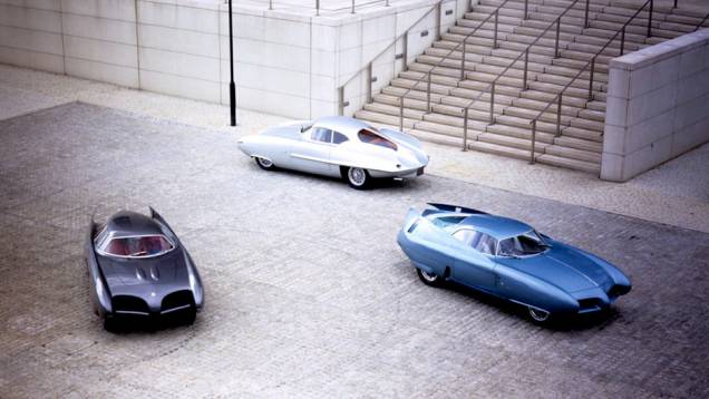 Alfa Romeo B.A.T. (1953-1955) - Franco Scaglione, da Bertone, fez da aerodinâmica (cx 0,19) um espetáculo nos B.A.T. 5 (1953), 7 (1954) e 9 (1955), com barbatanas que lembravam as de um morcego sobre mecânica do 1900.