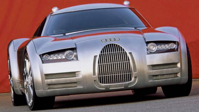 Audi Rosemeyer (2000) - Sua grade lhe conferia uma pinta de Bugatti. Ele exibia agressividade à altura do motor central de 16 cilindros e 630 cv e lembrava partes do Auto Union Type C "Silver Arrow" dos anos 30.