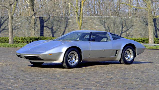 Chevrolet Aerovette (1973) - Um Corvette de motor central rotativo de quatro rotores e portas asa-de-gaivota!? Parece loucura, mas foi uma proposta considerada por meio deste conceito de 420 cv.