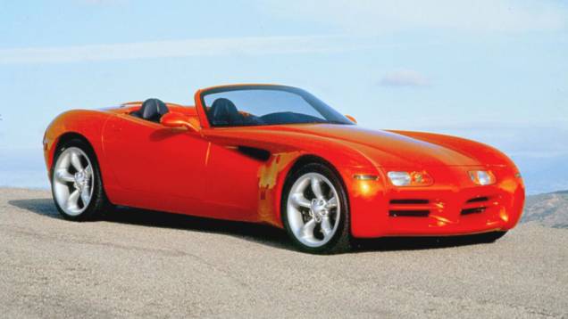 Dodge Copperhead (1997) - Estrela do Salão de Detroit, parecia uma versão menor e menos irada do Viper (conceito que virou realidade). Em vez de um V10, um V6 de 220 cv, possível ponto de partida para versões mais apimentadas.